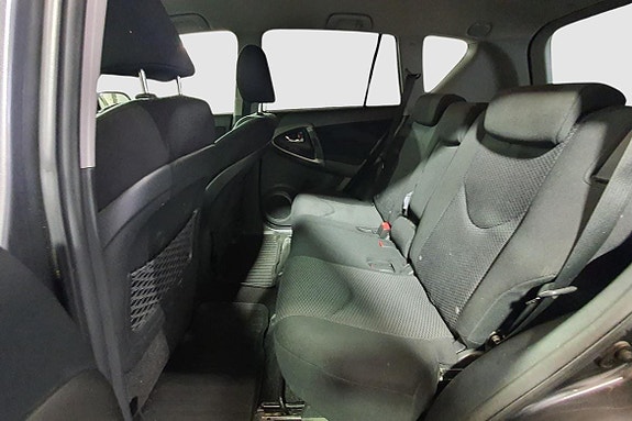 Toyota RAV4 18 of 22