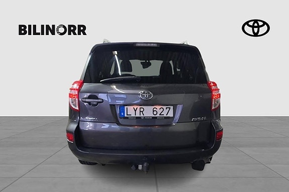 Toyota RAV4 3 of 22