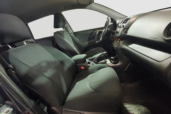 Toyota RAV4 16 of 22