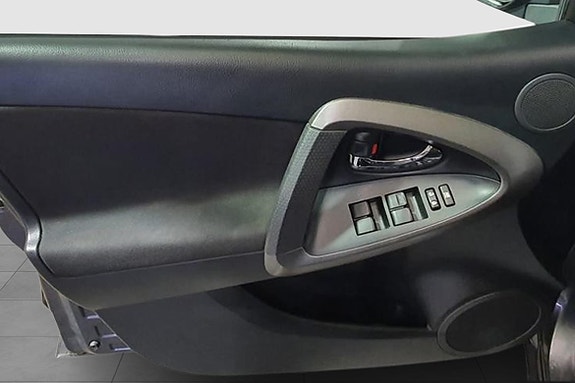 Toyota RAV4 20 of 22