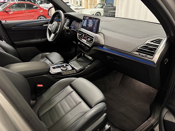 BMW iX3 19 of 26