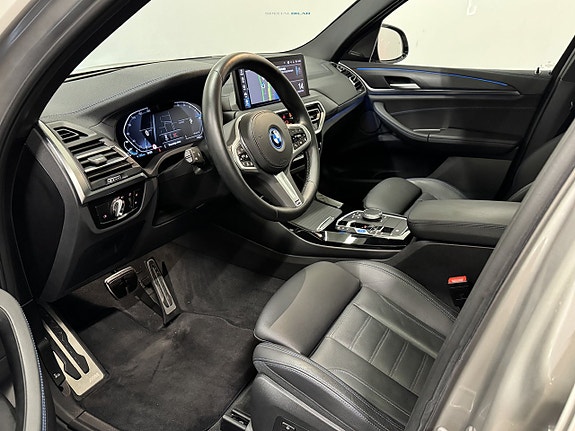 BMW iX3 4 of 26