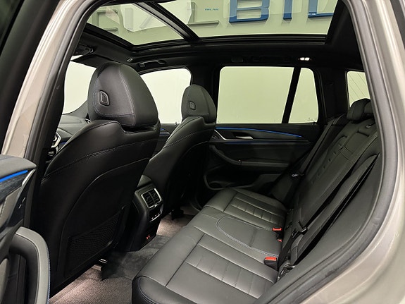 BMW iX3 12 of 26