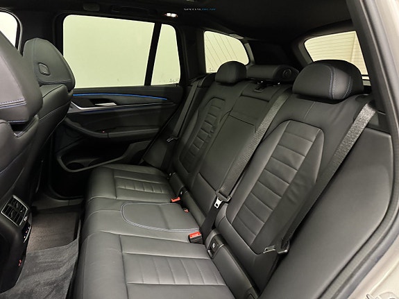 BMW iX3 13 of 26