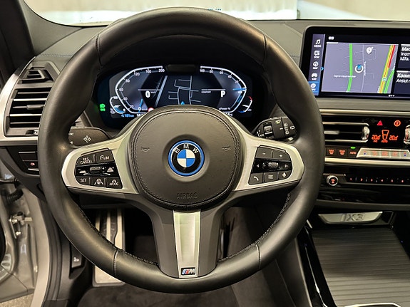 BMW iX3 8 of 26