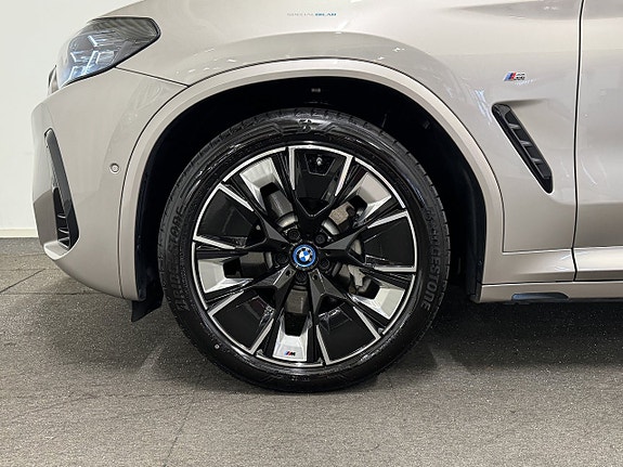BMW iX3 24 of 26