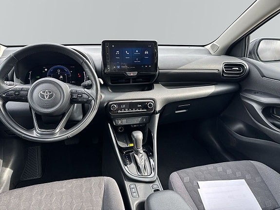 Toyota Yaris 8 of 14