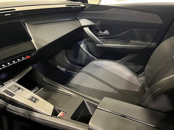 Peugeot 308 SW 13 of 20