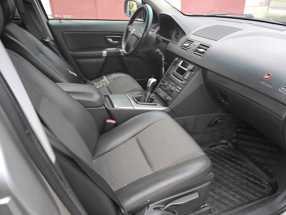 Volvo XC90 5 of 11