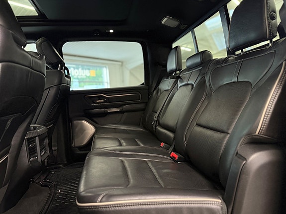 Dodge RAM 1500 8 of 23