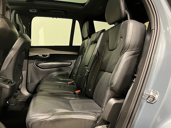 Volvo XC90 11 of 26