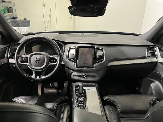 Volvo XC90 14 of 26