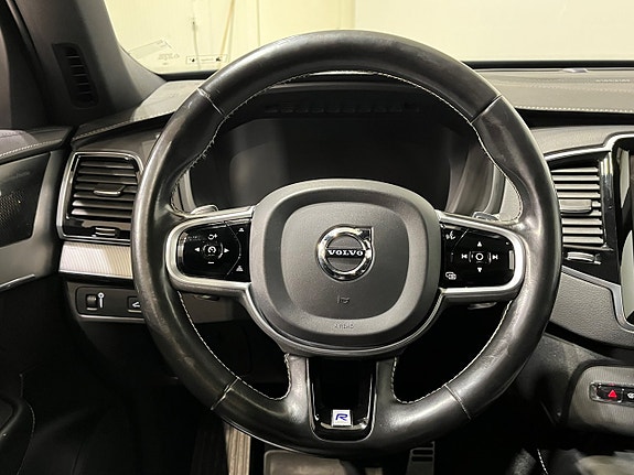 Volvo XC90 15 of 26