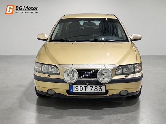 Volvo S60 2 of 17