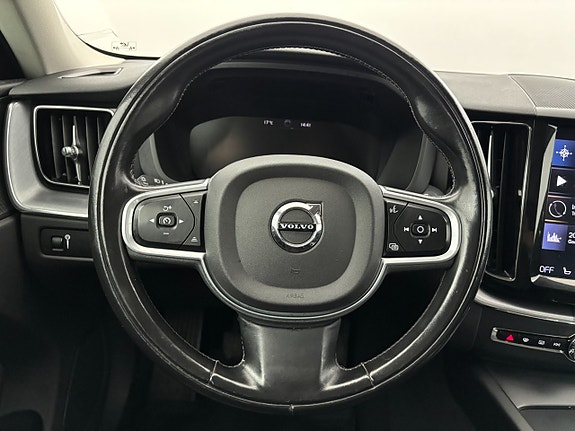 Volvo XC60 17 of 23