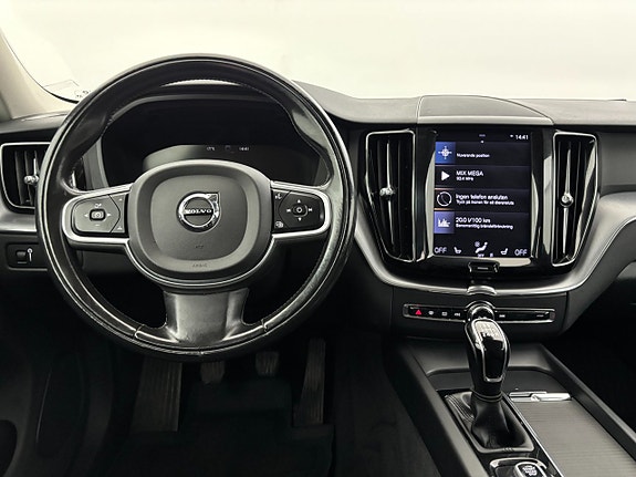 Volvo XC60 16 of 23