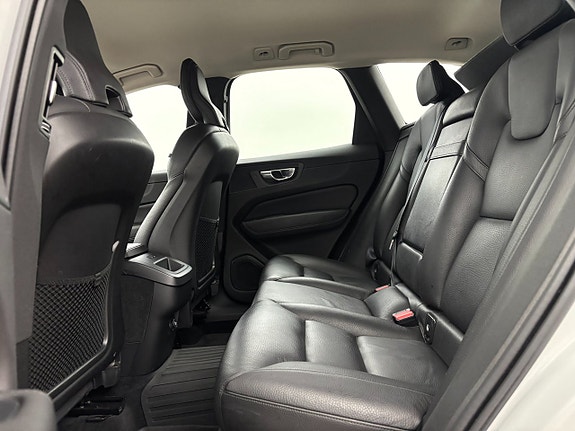 Volvo XC60 13 of 23