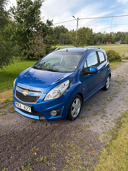 Chevrolet Spark 2 of 3