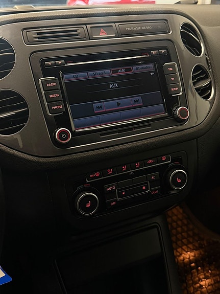 Volkswagen Tiguan 6 of 15