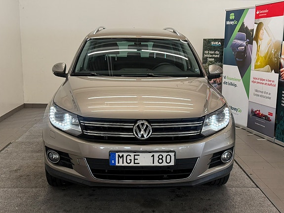 Volkswagen Tiguan 3 of 15