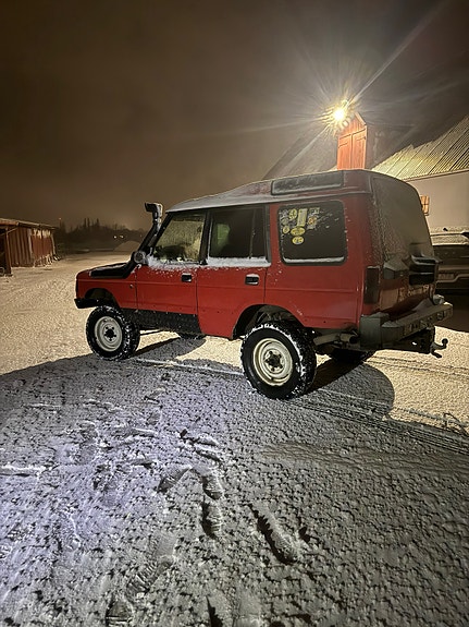 Land Rover Discovery 3 of 5