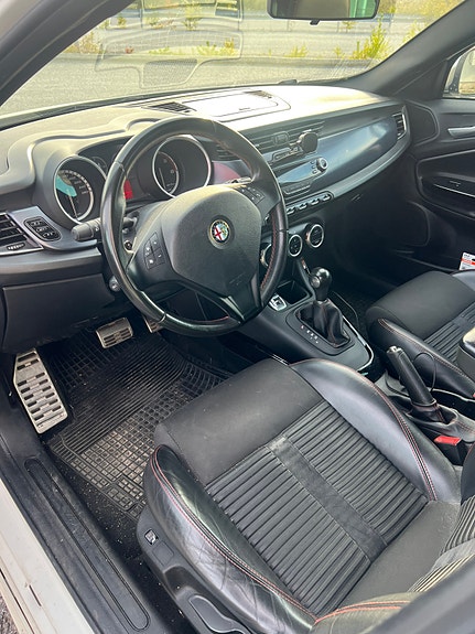 Alfa Romeo Giulietta 7 of 12