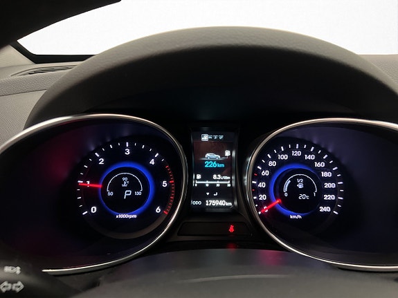 Hyundai Santa Fe 14 of 30