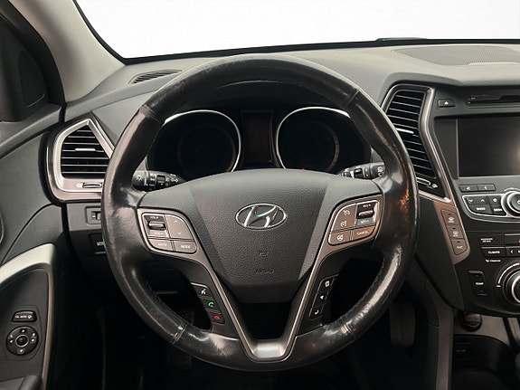 Hyundai Santa Fe 12 of 30