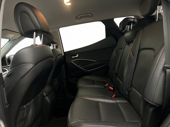 Hyundai Santa Fe 24 of 30