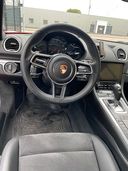 Porsche 718 Cayman 5 of 6