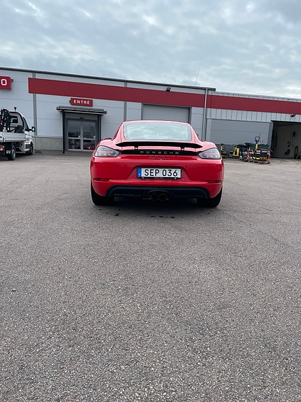 Porsche 718 Cayman 4 of 6