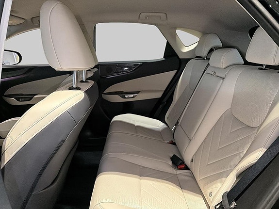 Lexus NX450h+ 7 of 15