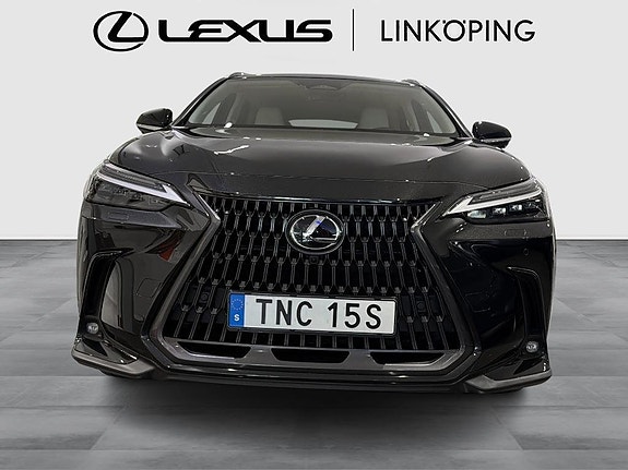 Lexus NX450h+ 5 of 15