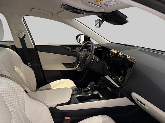 Lexus NX450h+ 6 of 15