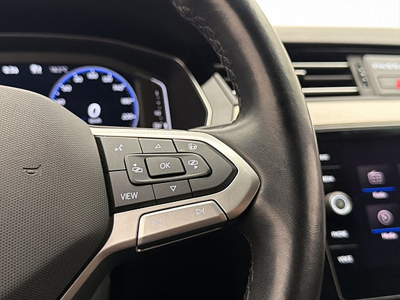 Volkswagen Passat 15 of 30