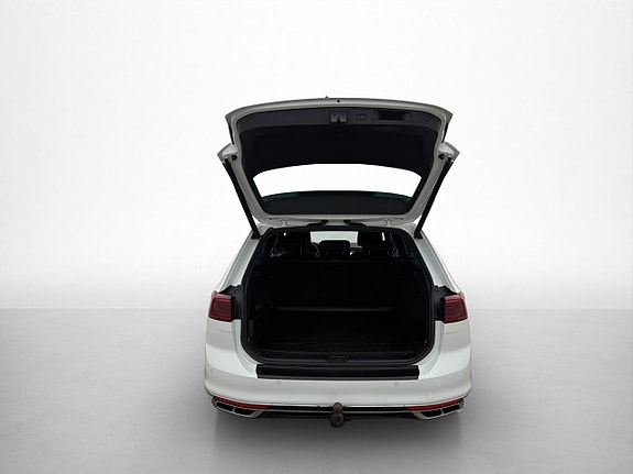 Volkswagen Passat 26 of 30