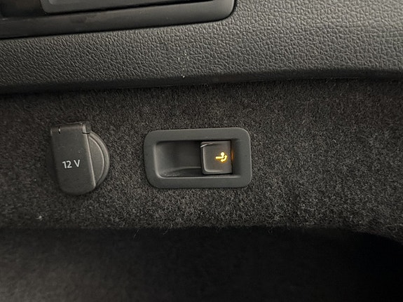 Volkswagen Passat 27 of 30