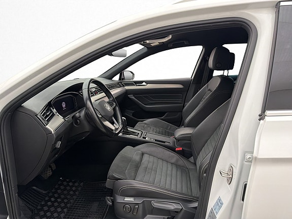 Volkswagen Passat 11 of 30
