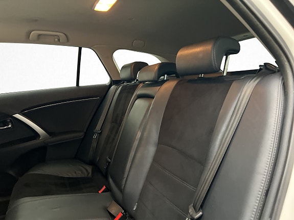 Toyota Avensis 24 of 29