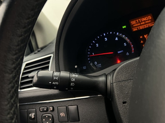 Toyota Avensis 12 of 29