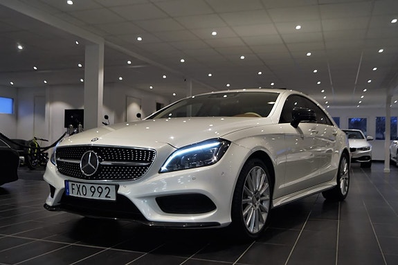 Mercedes-Benz CLS350 3 of 20