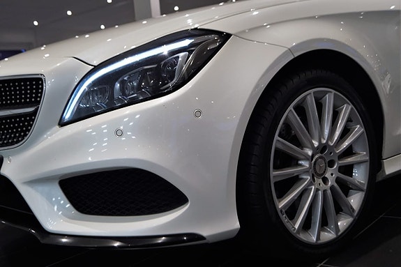 Mercedes-Benz CLS350 4 of 20