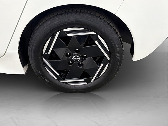 Nissan Leaf 27 of 29