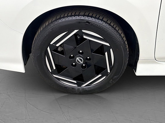 Nissan Leaf 26 of 29