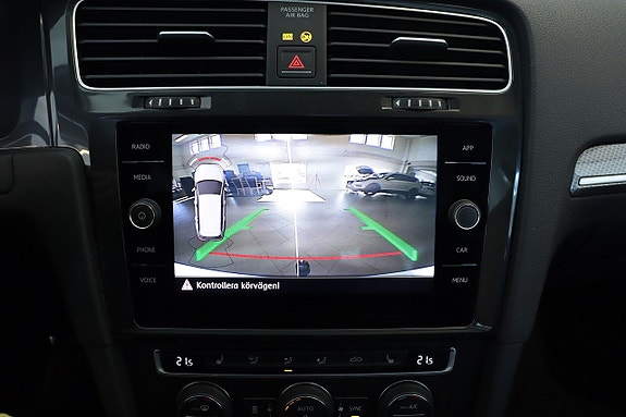 Volkswagen Golf Alltrack 10 of 16