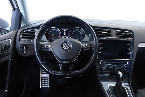 Volkswagen Golf Alltrack 7 of 16