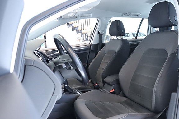 Volkswagen Golf Alltrack 12 of 16