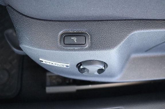 Volkswagen Golf Alltrack 13 of 16