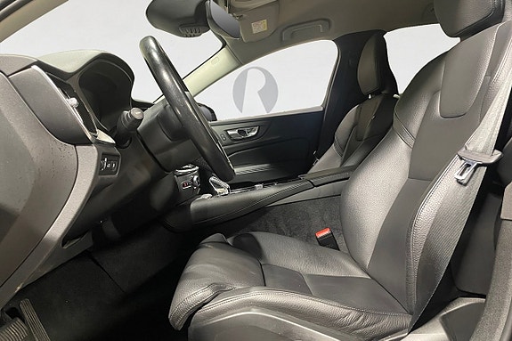 Volvo V60 3 of 16