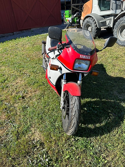 Yamaha RD 500 LC 3 of 3
